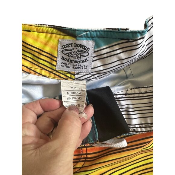 Just Bones Boardwear Boys Striped Boardshorts Size 32 Adjustable Waist 100% Poly - Picture 2 of 8